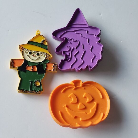 Hallmark Cookie Cutters -  Witch - Scarecrow - Pumpkin - Halloween - Picture 1 of 2